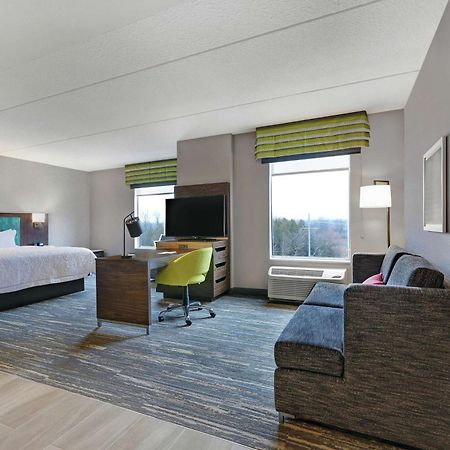 Hampton Inn Peterborough Eksteriør billede