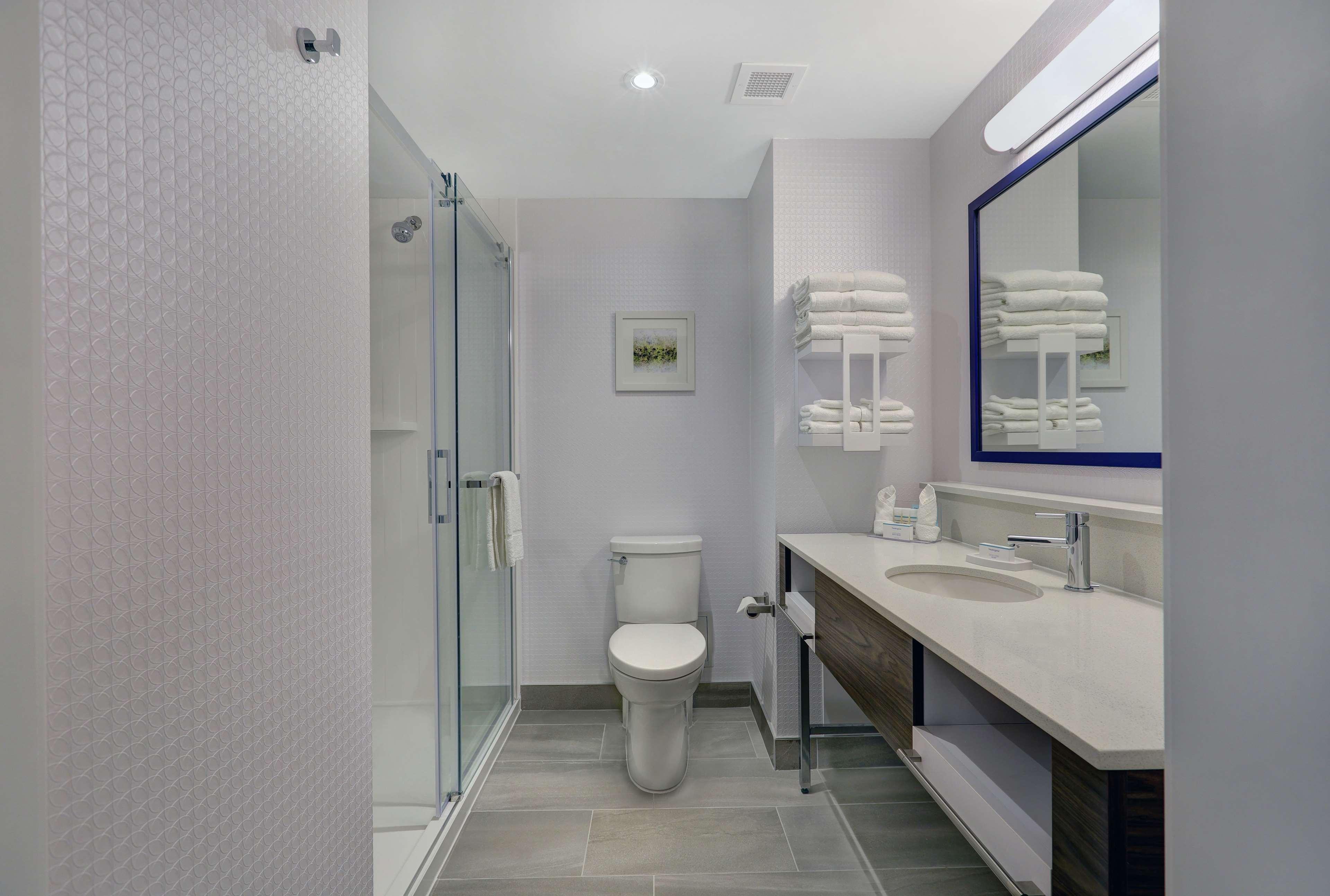 Hampton Inn Peterborough Eksteriør billede
