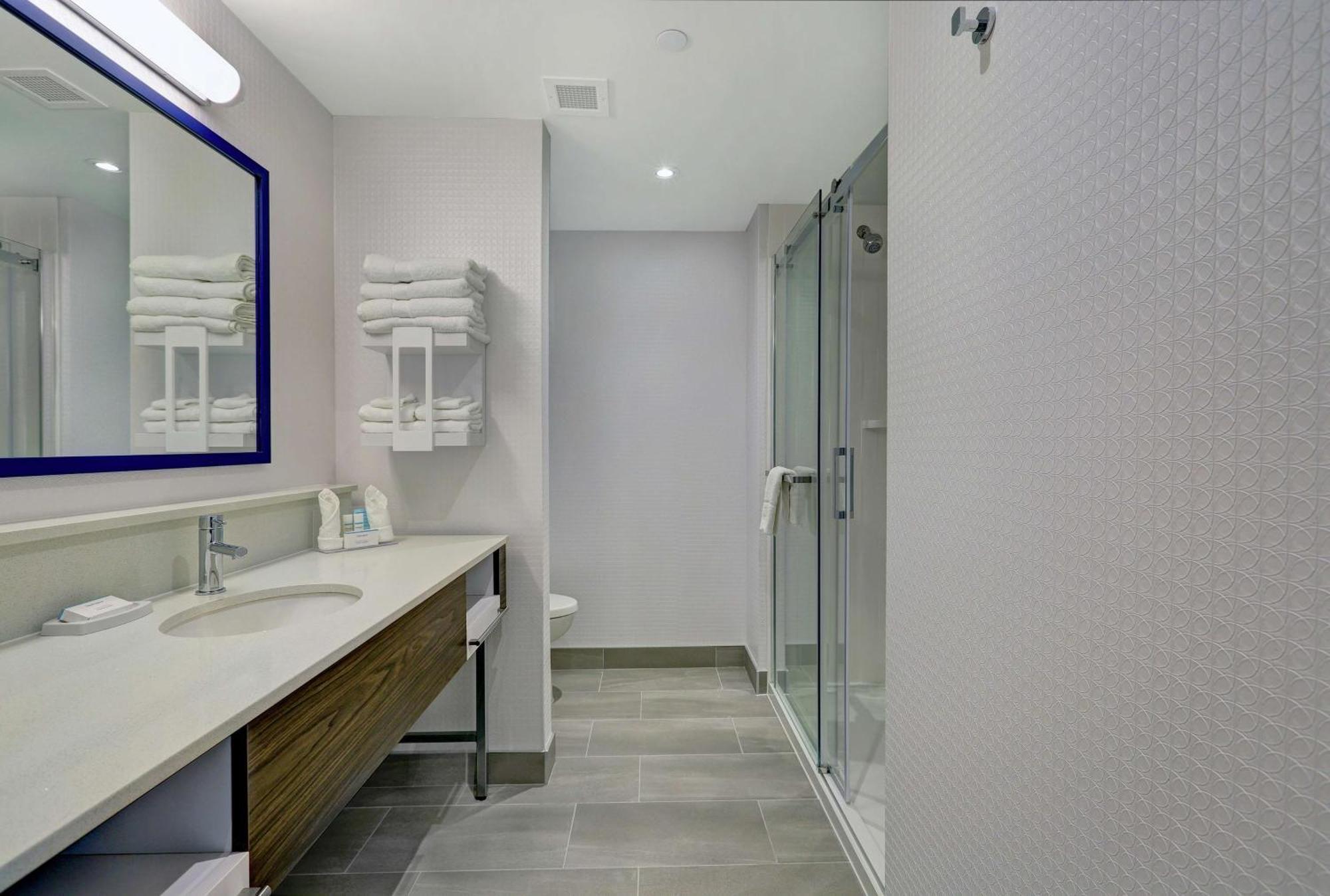 Hampton Inn Peterborough Eksteriør billede