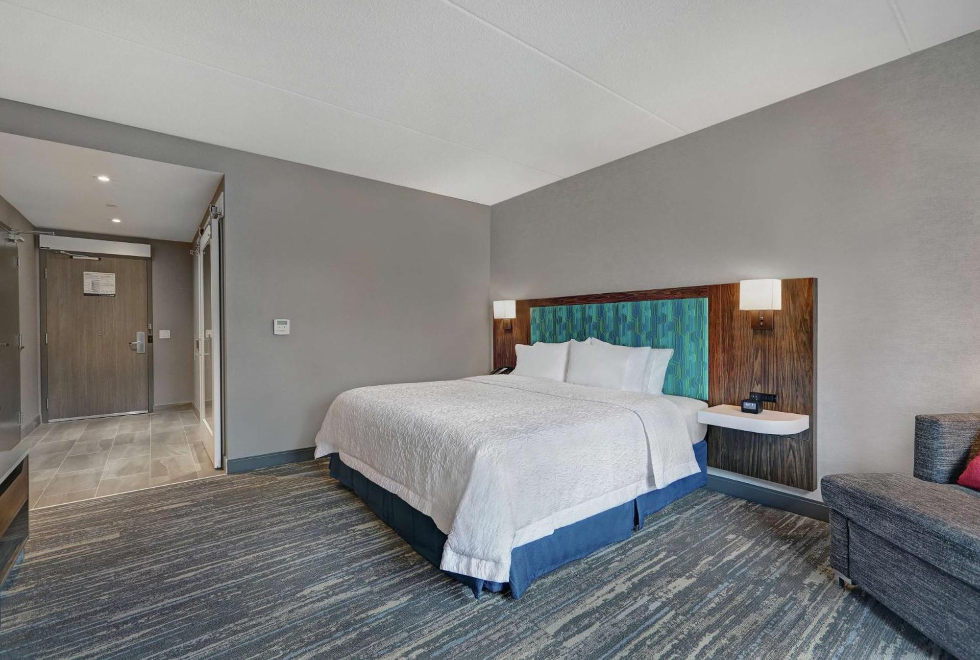 Hampton Inn Peterborough Eksteriør billede